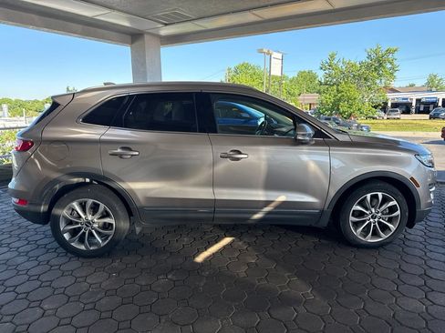 Used 2019 Lincoln MKC Select FWD image 4