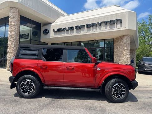 Used 2023 Ford Bronco Outer Banks AWD/4WD image 2