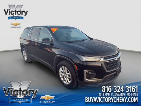 Used 2022 Chevrolet Traverse LS FWD image 1