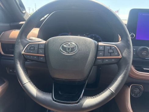 Used 2024 Toyota Grand Highlander AWD Hybrid image 14