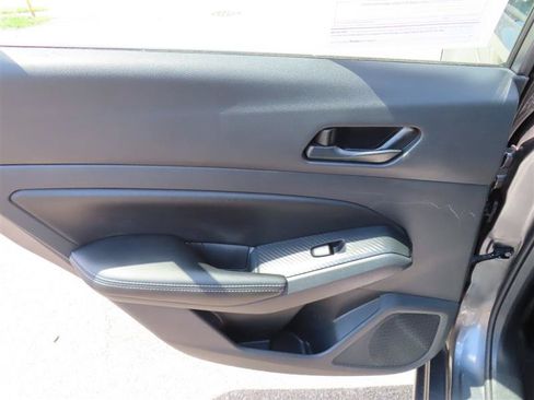 Used 2025 Nissan Altima 2.5 SV FWD image 29