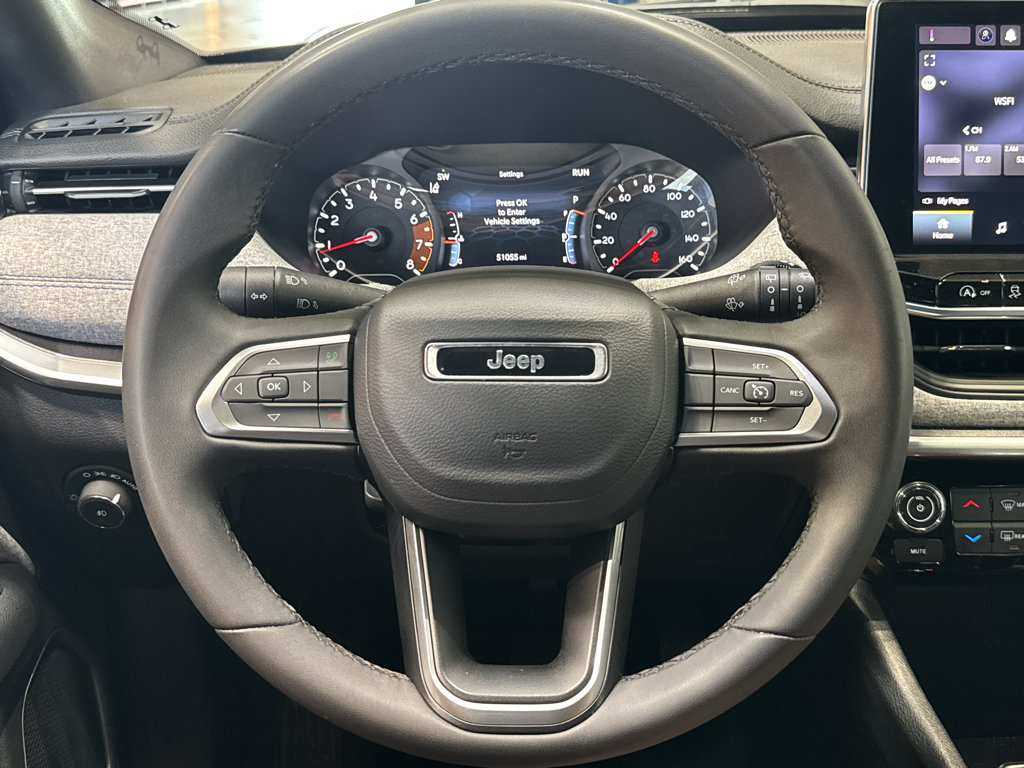 Used 2024 Jeep Compass Latitude AWD/4WD image 21