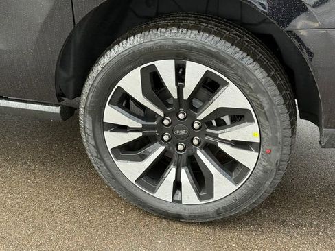 New 2026 Ford Expedition Max Platinum w/ Driver's Package image 8