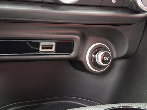 New 2025 Alfa Romeo Giulia AWD w/ Driving Assist Package image 18