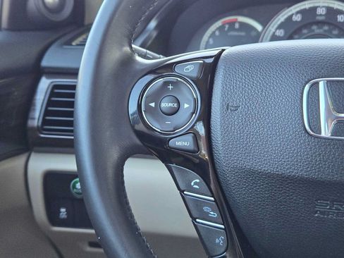 Used 2017 Honda Accord EX-L image 33