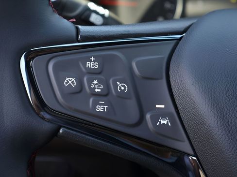 Used 2023 Chevrolet Equinox RS AWD/4WD image 19