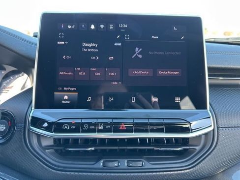 New 2026 Jeep Compass Latitude image 9