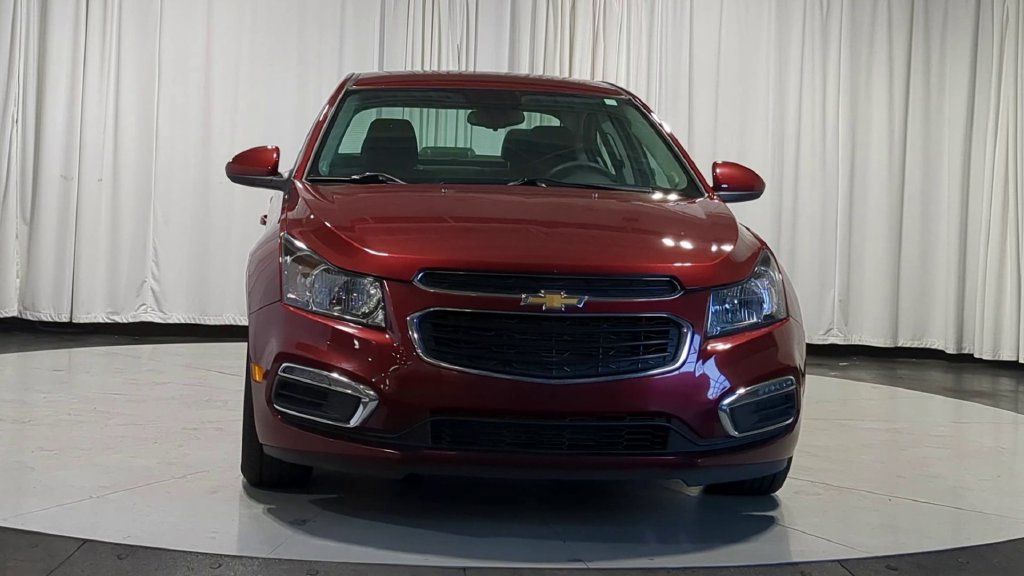 Used 2016 Chevrolet Cruze LT FWD image 4