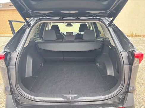 Used 2025 Toyota RAV4 XLE image 32