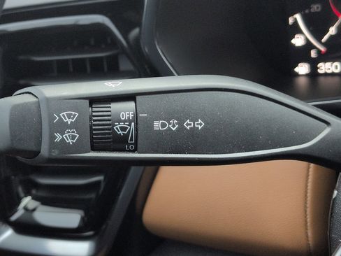 Certified 2025 GMC Canyon AT4 w/ AT4 Premium Package image 35