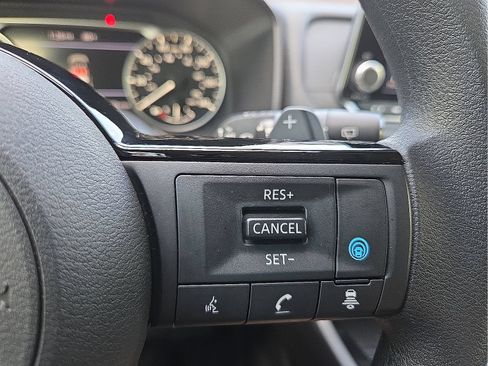 Used 2023 Nissan Rogue SV AWD/4WD image 18
