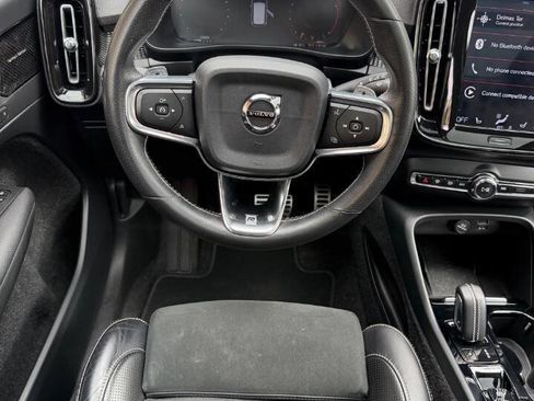 Used 2020 Volvo XC40 T5 R-Design image 12