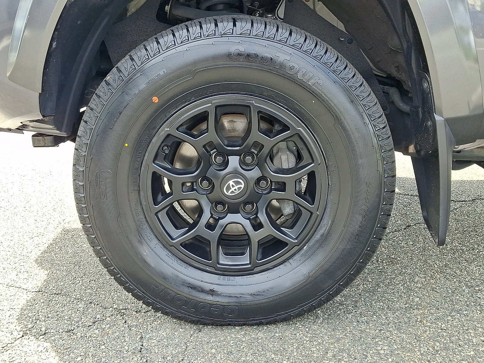 Certified 2022 Toyota Tacoma SR5 AWD/4WD image 8