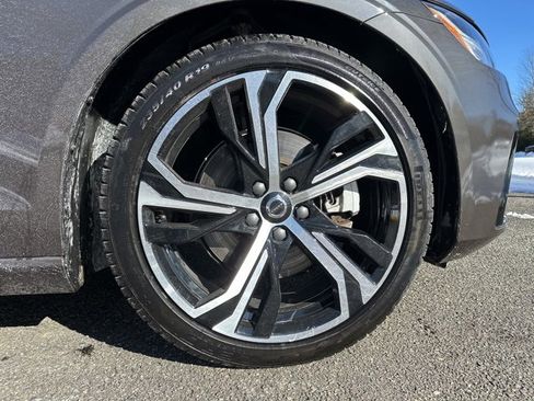 Certified 2025 Volvo S60 B5 Core image 11