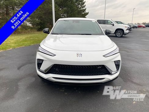 Used 2025 Buick Envista Sport Touring image 9