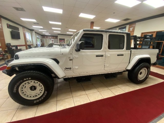Used 2021 Jeep Gladiator Sport AWD/4WD image 2