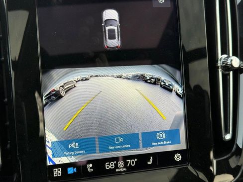 Certified 2025 Volvo XC40 B5 Core image 21