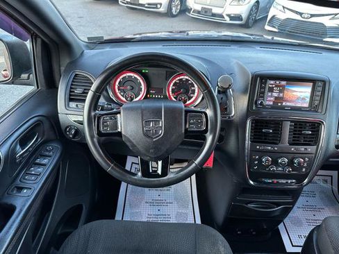 Used 2019 Dodge Grand Caravan SE FWD image 24