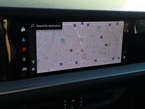 Certified 2025 Porsche Cayenne Coupe image 30