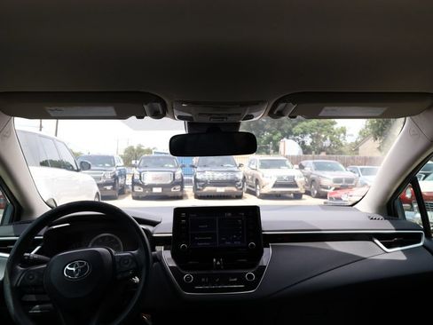 Used 2022 Toyota Corolla LE FWD image 22