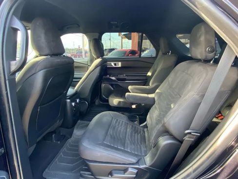 Used 2020 Ford Explorer XLT image 19
