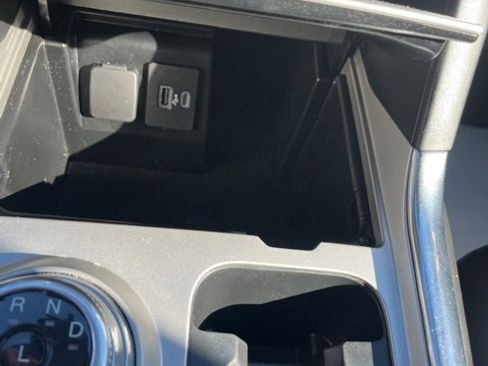 Used 2022 Ford Explorer XLT w/ Equipment Group 202A image 14