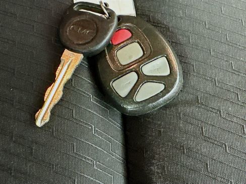 Used 2010 GMC Yukon SLE w/ Convenience Package image 33