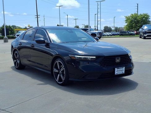 Used 2023 Honda Accord Sport image 7