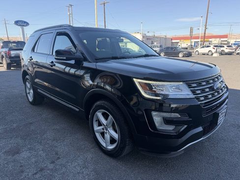 Used 2017 Ford Explorer XLT w/ Equipment Group 201A AWD/4WD image 7