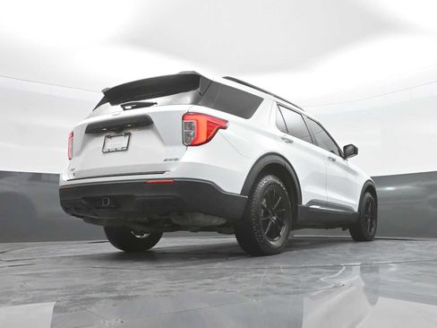 Used 2021 Ford Explorer XLT w/ Class III Trailer Tow Package AWD/4WD image 42