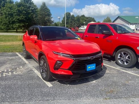 Used 2025 Chevrolet Blazer RS w/ Driver Confidence II Package AWD/4WD image 1