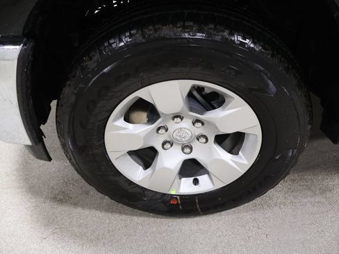 New 2026 RAM 1500 4x4 Crew Cab image 7