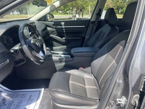 Used 2024 Nissan Altima 2.5 SR image 11