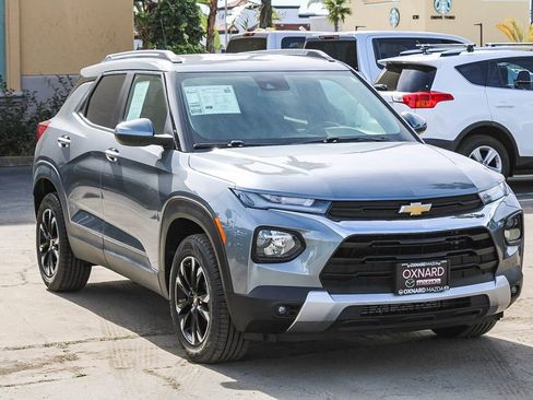 Used 2021 Chevrolet TrailBlazer LT w/ Premium Seating Package AWD/4WD image 3