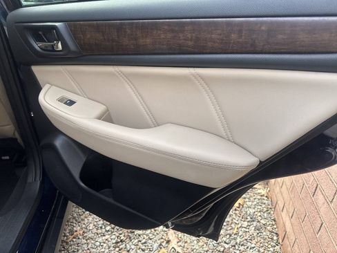Used 2018 Subaru Outback 2.5i Limited AWD/4WD image 7