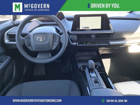 Used 2025 Toyota Prius LE image 14