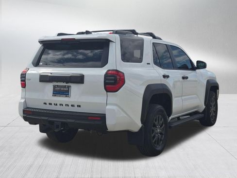 Used 2026 Toyota 4Runner SR5 AWD/4WD image 5