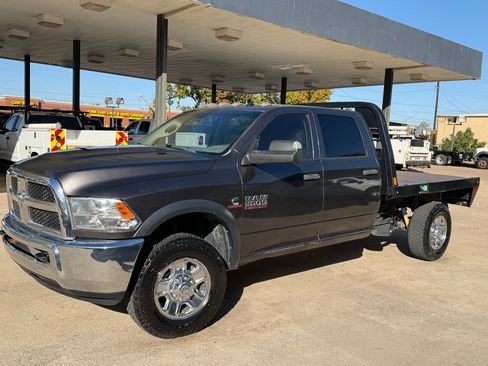 Used 2018 RAM 2500 Tradesman w/ Chrome Appearance Group image 1
