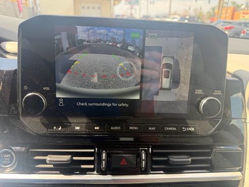 Used 2023 Nissan Pathfinder SL image 23