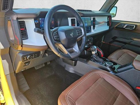 Used 2024 Ford Bronco Heritage Edition AWD/4WD image 9