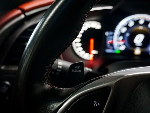 Used 2019 Chevrolet Corvette Stingray Coupe RWD image 21
