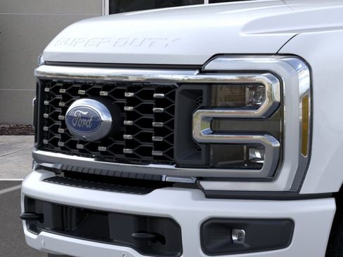 New 2026 Ford F350 4x4 Crew Cab DRW Super Duty image 17