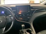 Used 2022 Toyota Camry SE image 6