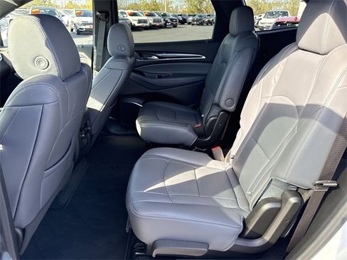 Used 2023 Buick Enclave Essence image 23