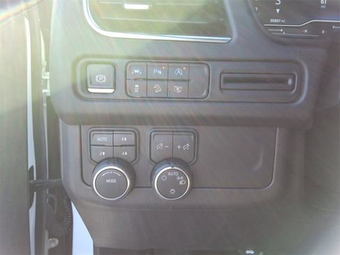 Certified 2024 Chevrolet Tahoe Z71 w/ Luxury Package image 38