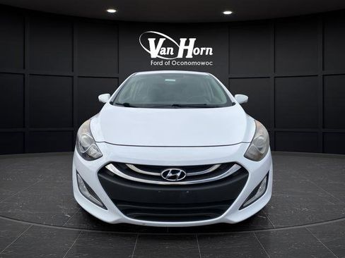 Used 2014 Hyundai Elantra GT w/ Option Group 02 FWD image 2