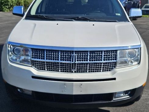 Used 2009 Lincoln MKX AWD image 2