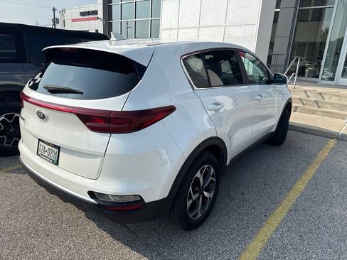 Used 2022 Kia Sportage LX AWD/4WD image 4