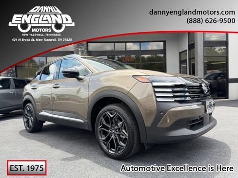 Used 2026 Nissan Kicks SR w/ SR Premium Package AWD/4WD image 1