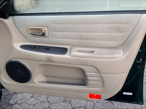 Used 2002 Lexus IS 300 SportCross image 21